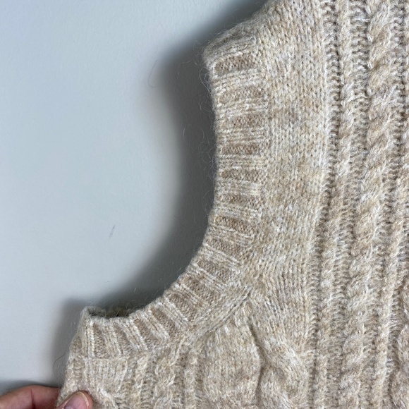 - SOLD - Boden Women's Crew Neck Cable Knit Mohair Wool Blend Sweater Vest 20/22 - Picture 4 of 16
